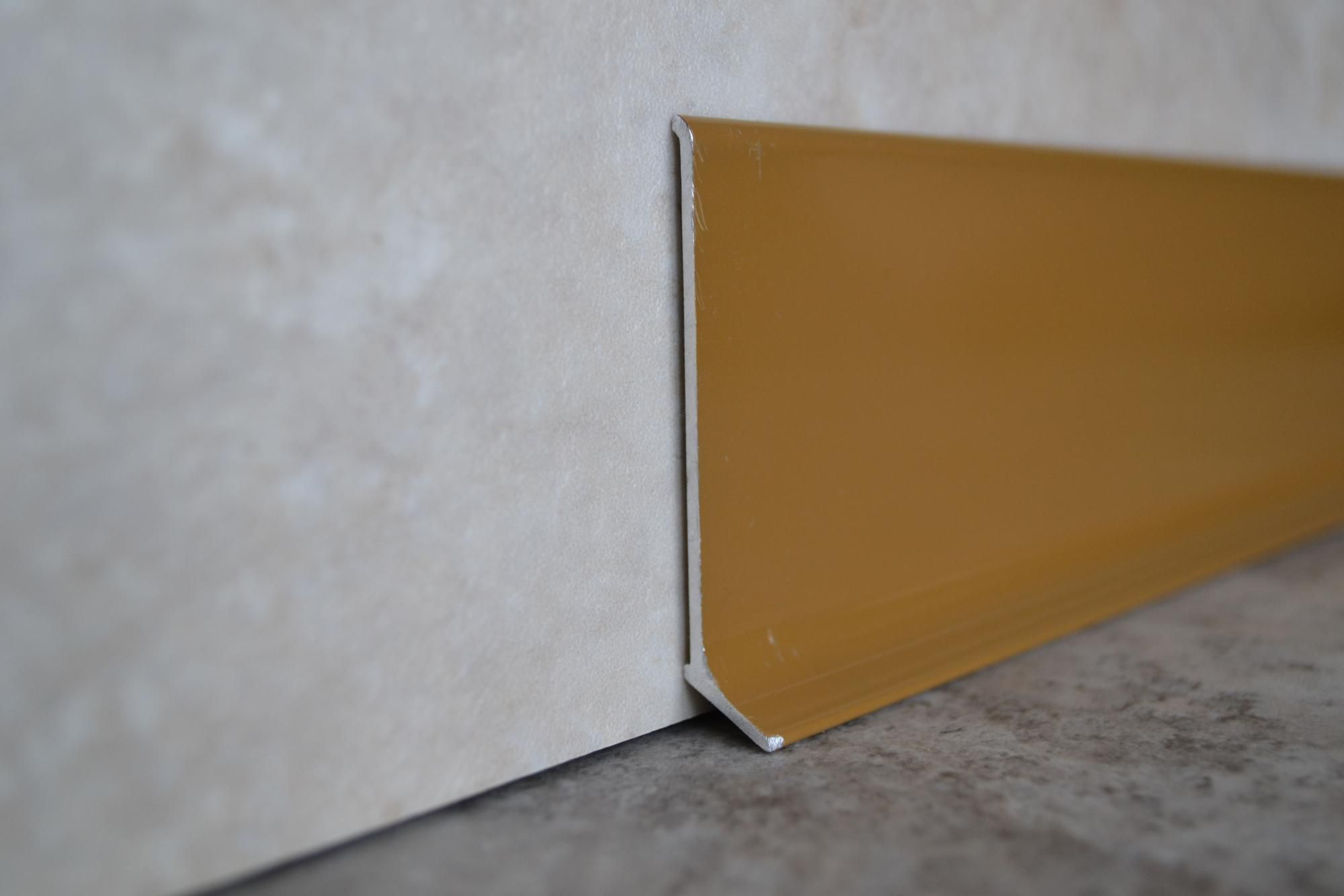 Плинтус алюминиевый L-образный золотой (2500*11*60 мм) — купить в Кемерово