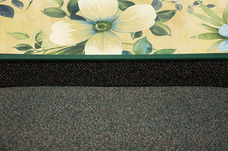 Плинтус для ковролина "Korner" Listwa зеленый (2500*13,8*50 мм) — купить в Кемерово