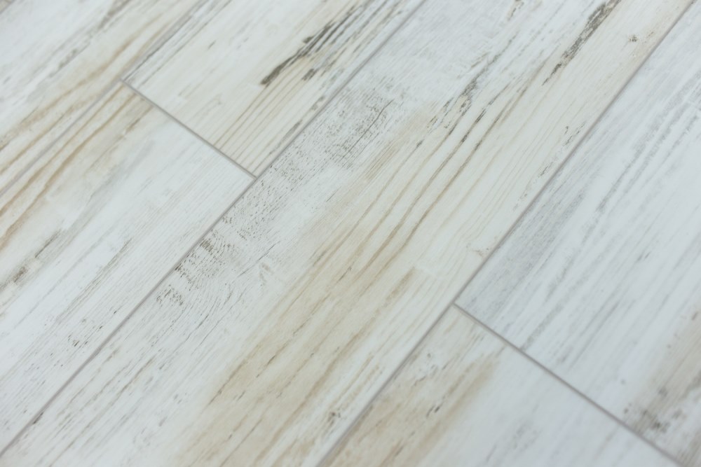 Замковая ПВХ плитка "Art Tile" Берёза Прованс (1220*152*5 мм) — купить в Кемерово